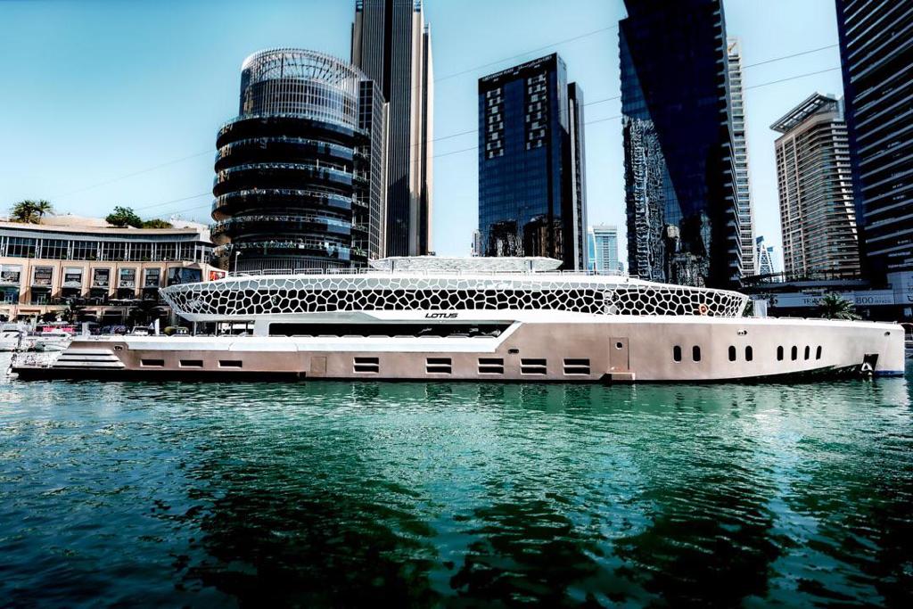 Dinner cruise in Dubai